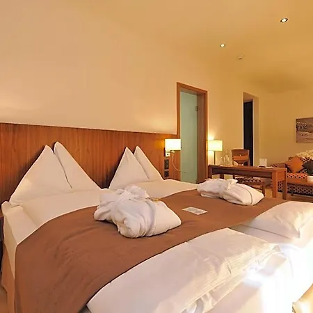 Waldhotel & - For Body & Soul Hotel Davos